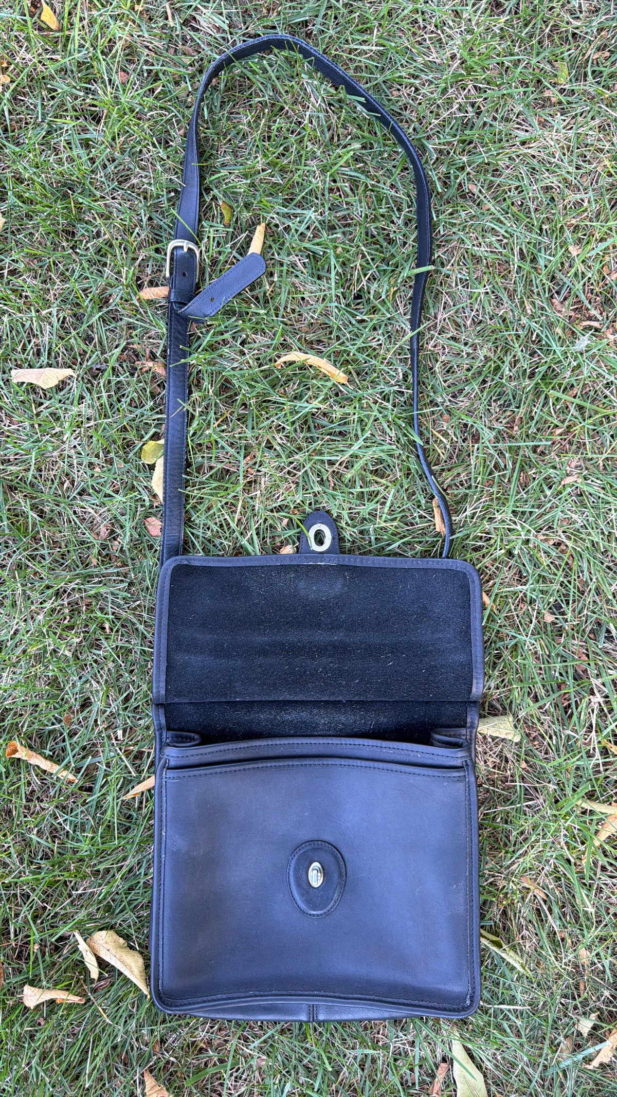 Vintage Coach Willis 9927 Black Leather Bag