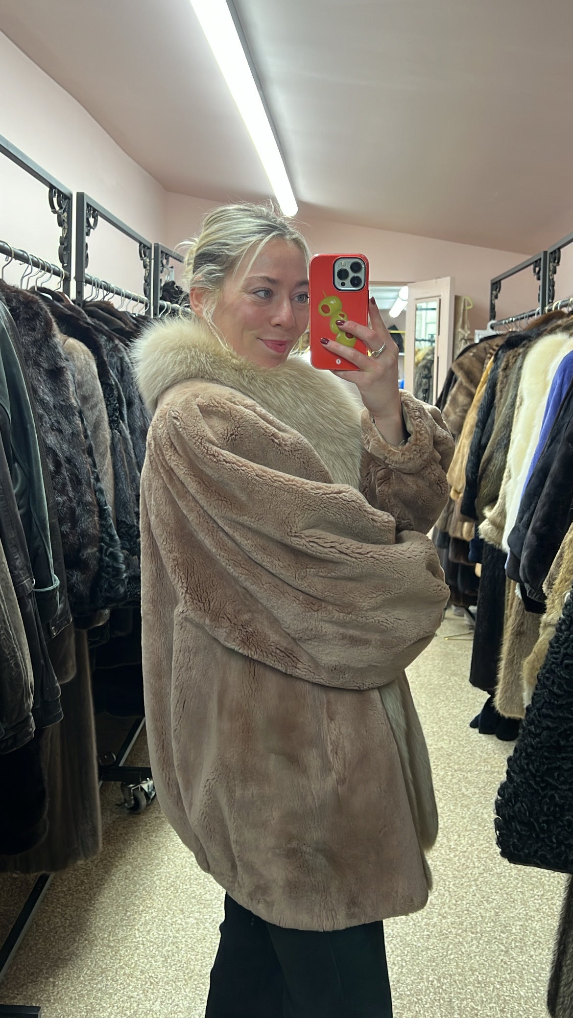 HILLIS Aspen Vail Beaver Jacket with Fox Tuxedo Trim