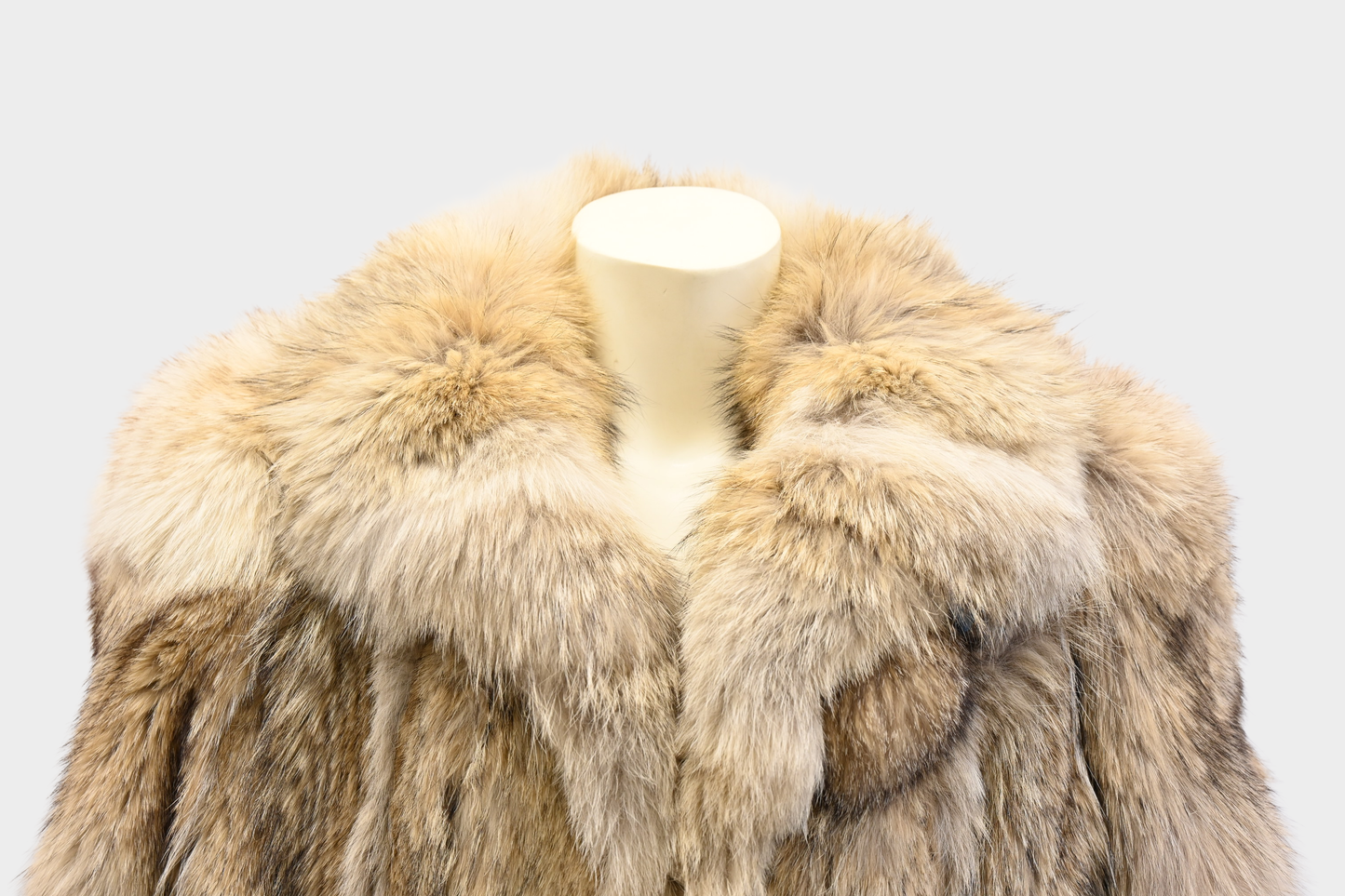 10% OFF - Coyote Full Length Fur Coat