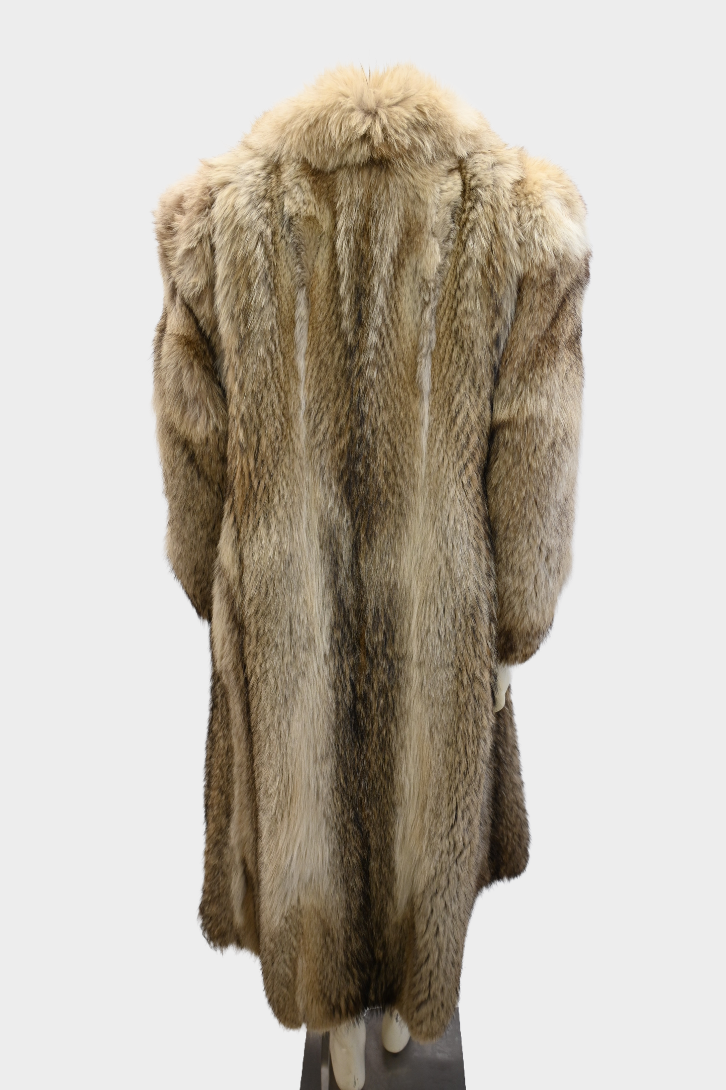 10% OFF - Coyote Full Length Fur Coat