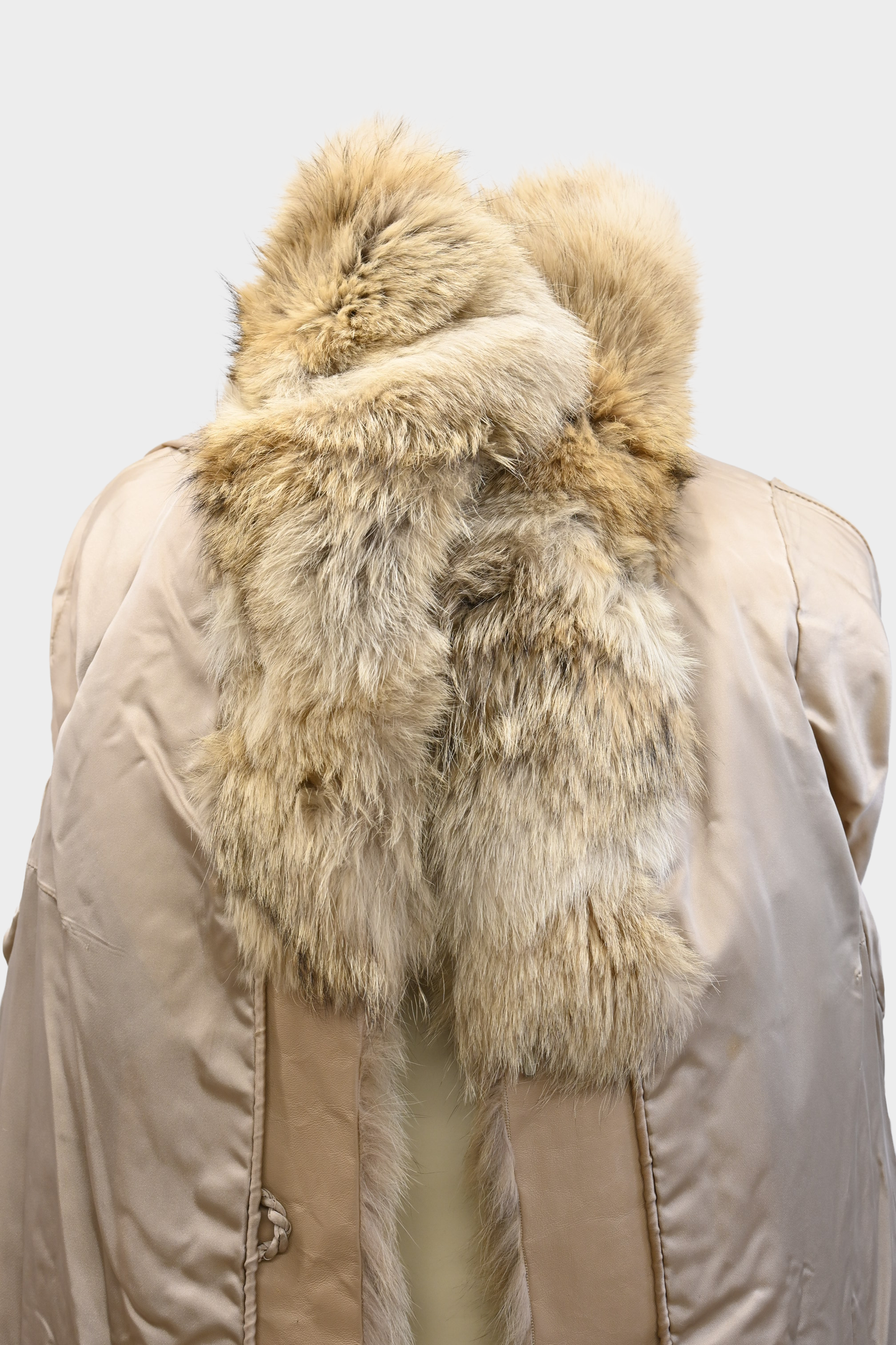 10% OFF - Coyote Full Length Fur Coat