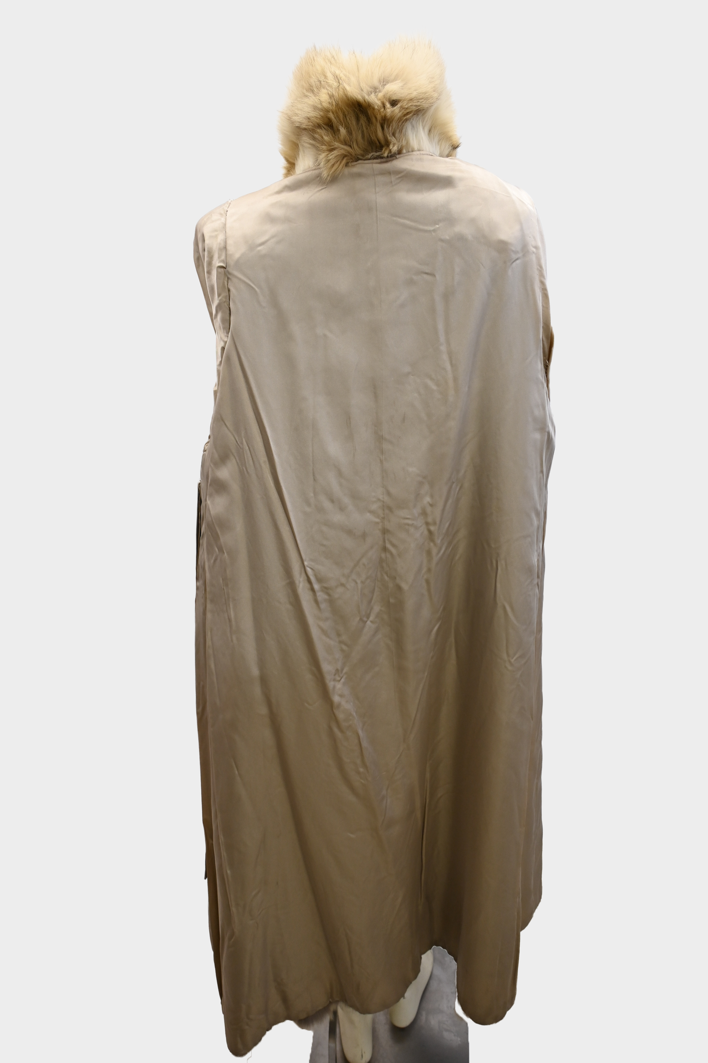 10% OFF - Coyote Full Length Fur Coat