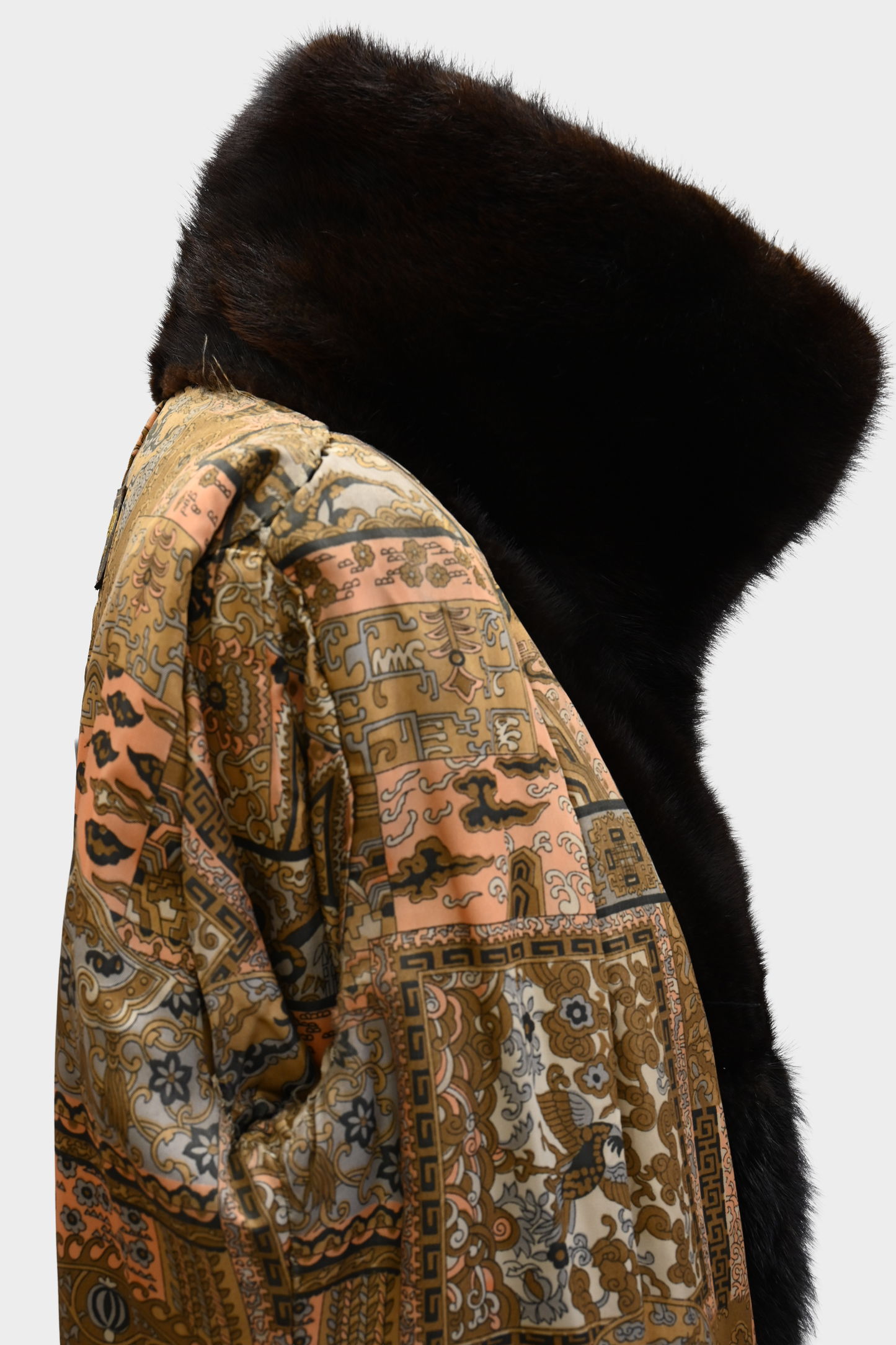 10% OFF - Barthwind Mink Fur Coat with Dramatic Shawl Collar