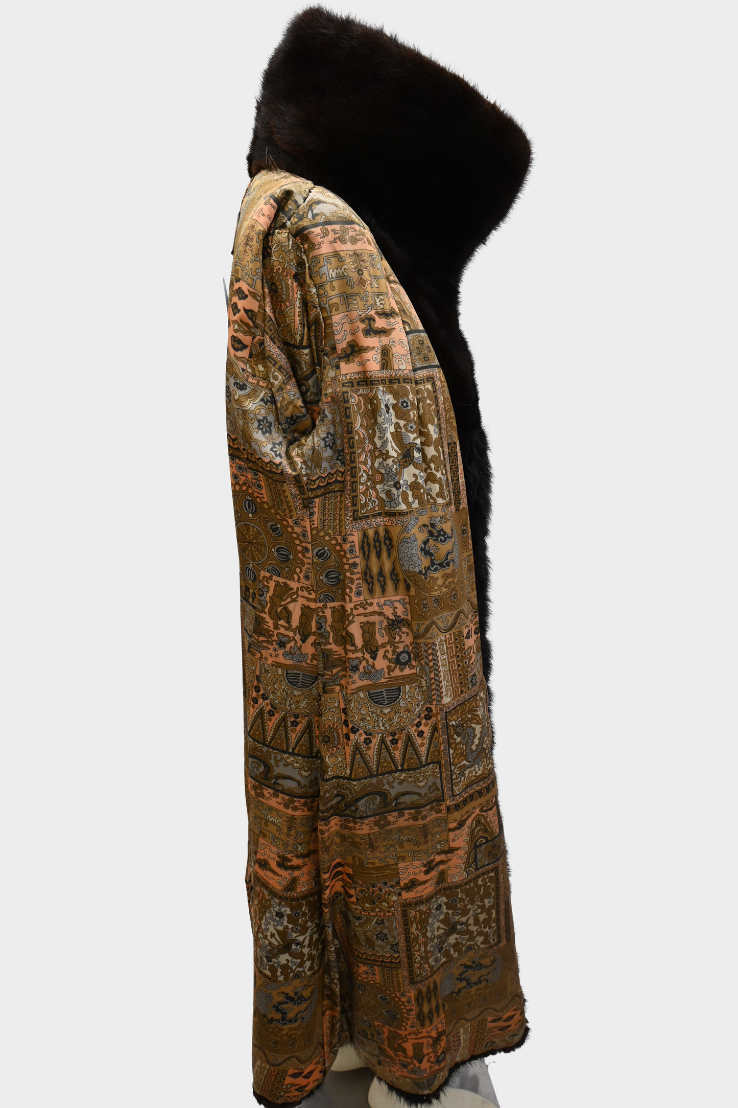 10% OFF - Barthwind Mink Fur Coat with Dramatic Shawl Collar