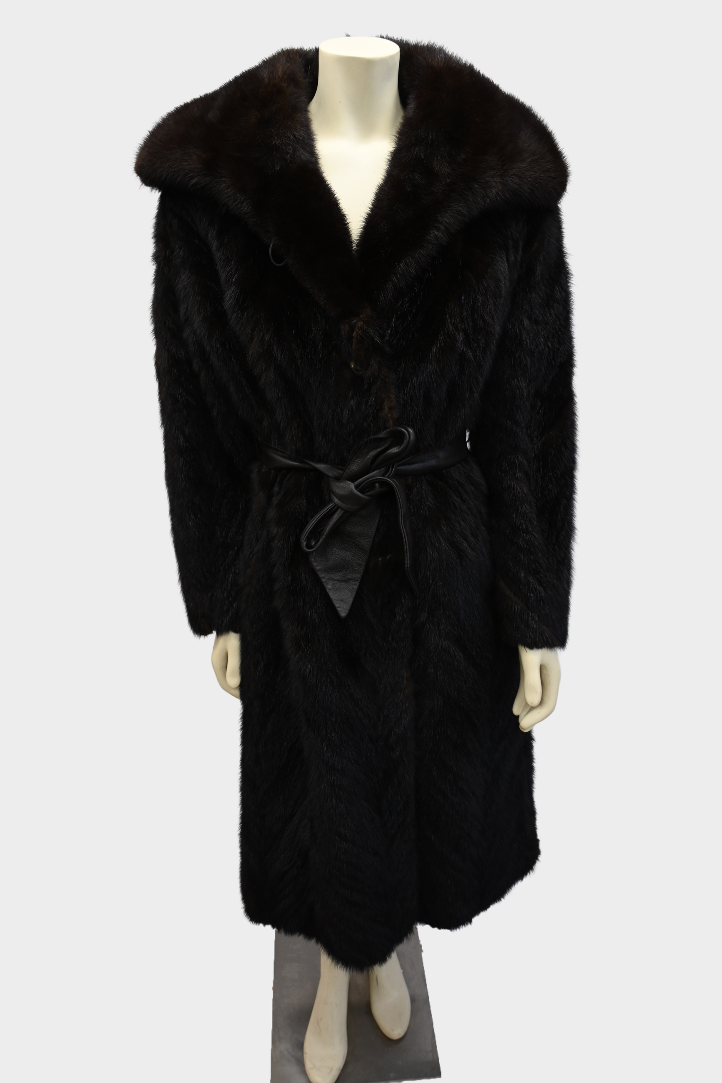 10% OFF - Barthwind Mink Fur Coat with Dramatic Shawl Collar