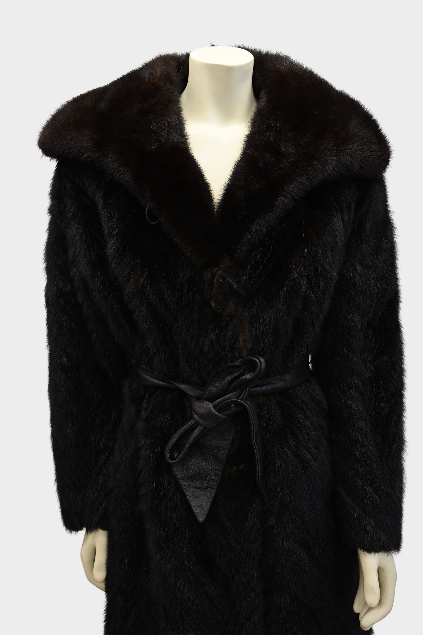 10% OFF - Barthwind Mink Fur Coat with Dramatic Shawl Collar