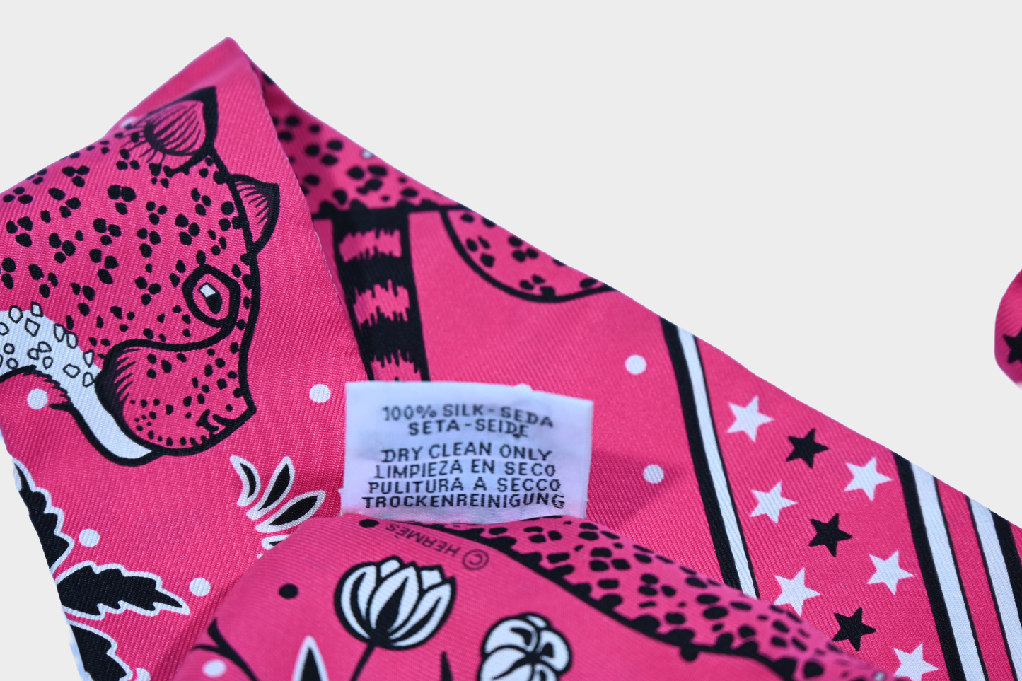 Hermès Les Léopards Pink Silk Twilly Scarf With Box