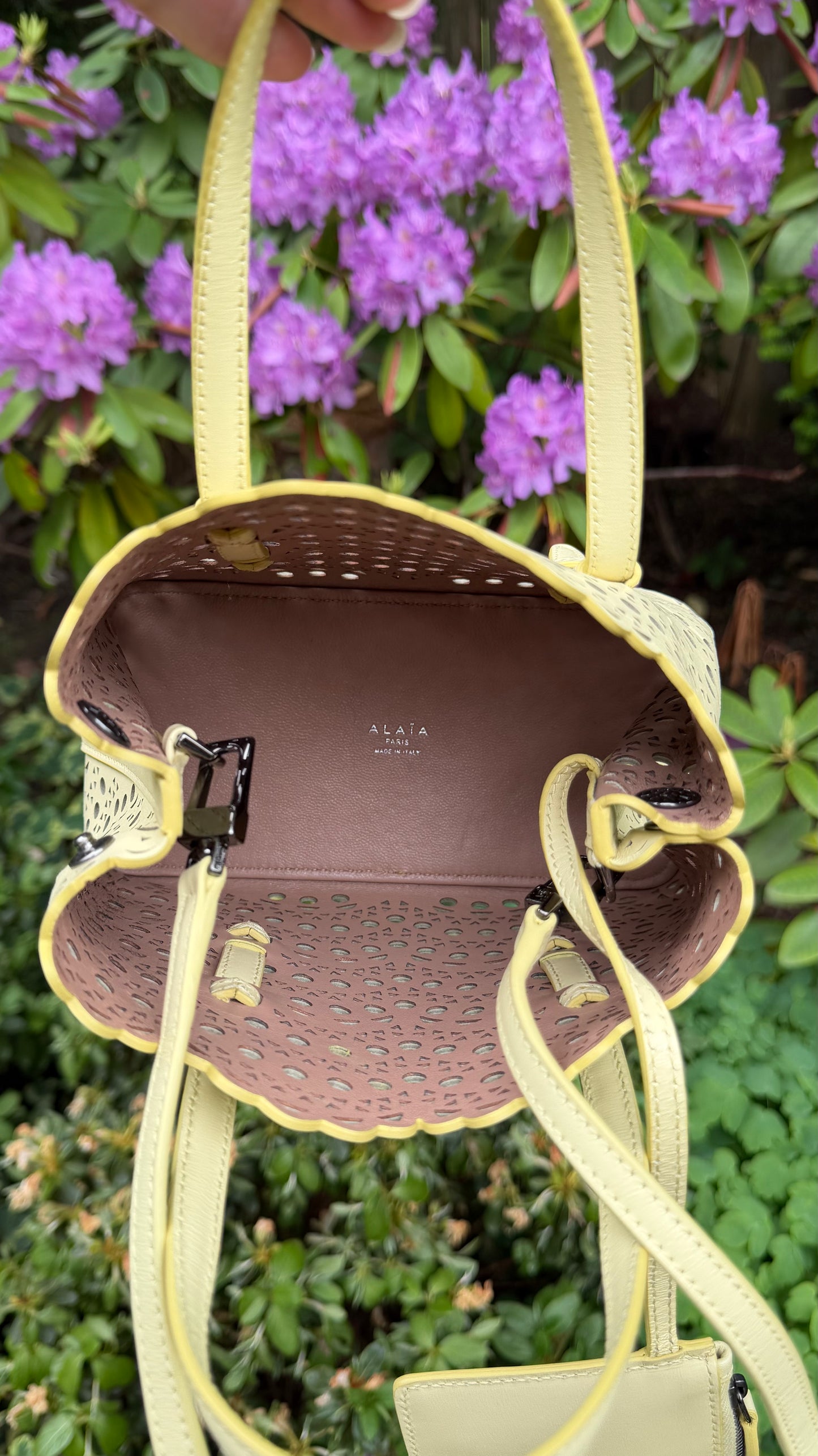 Alaïa Mina 20 Laser Cut Top Handle Bag