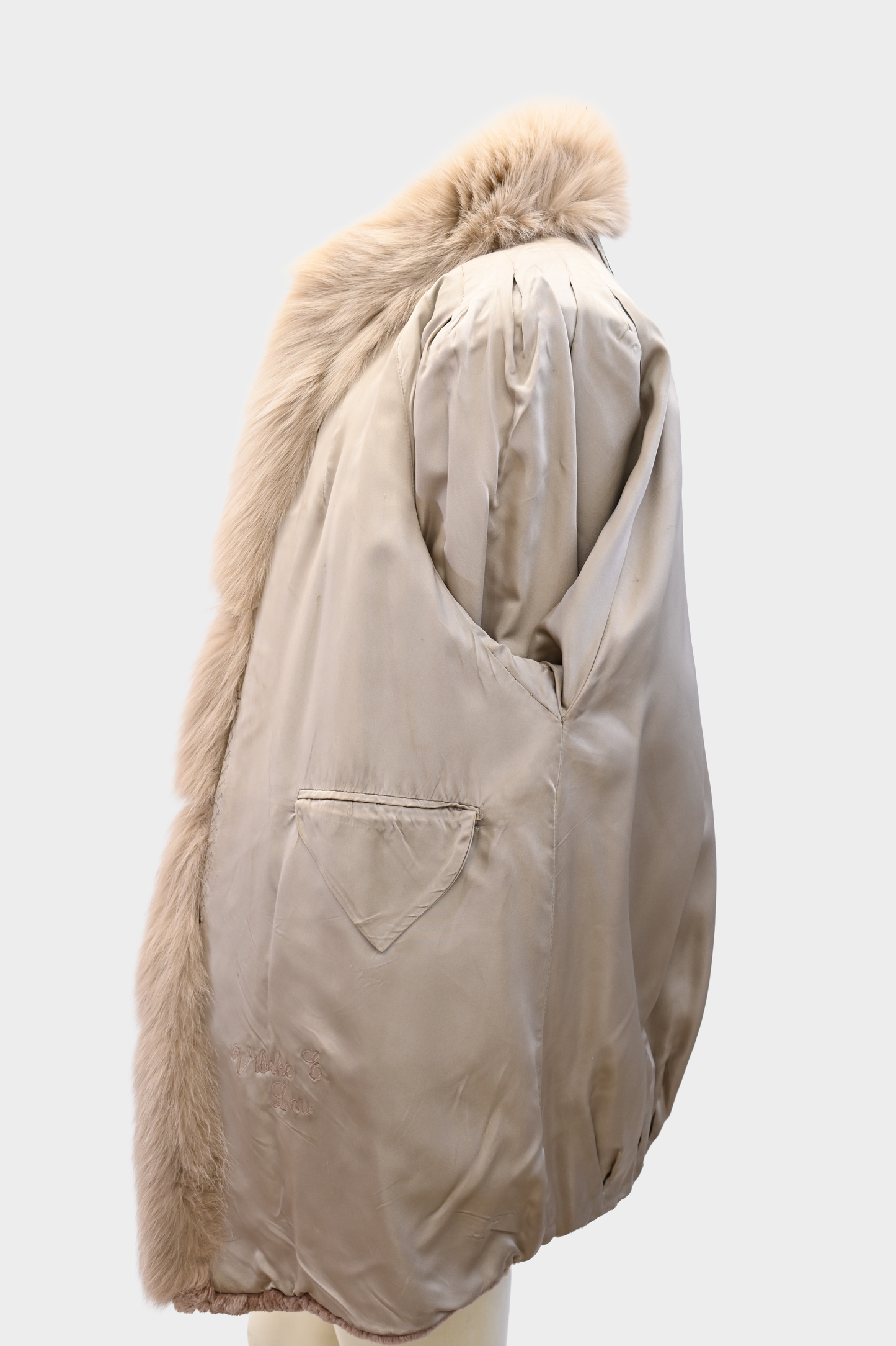 HILLIS Aspen Vail Beaver Jacket with Fox Tuxedo Trim