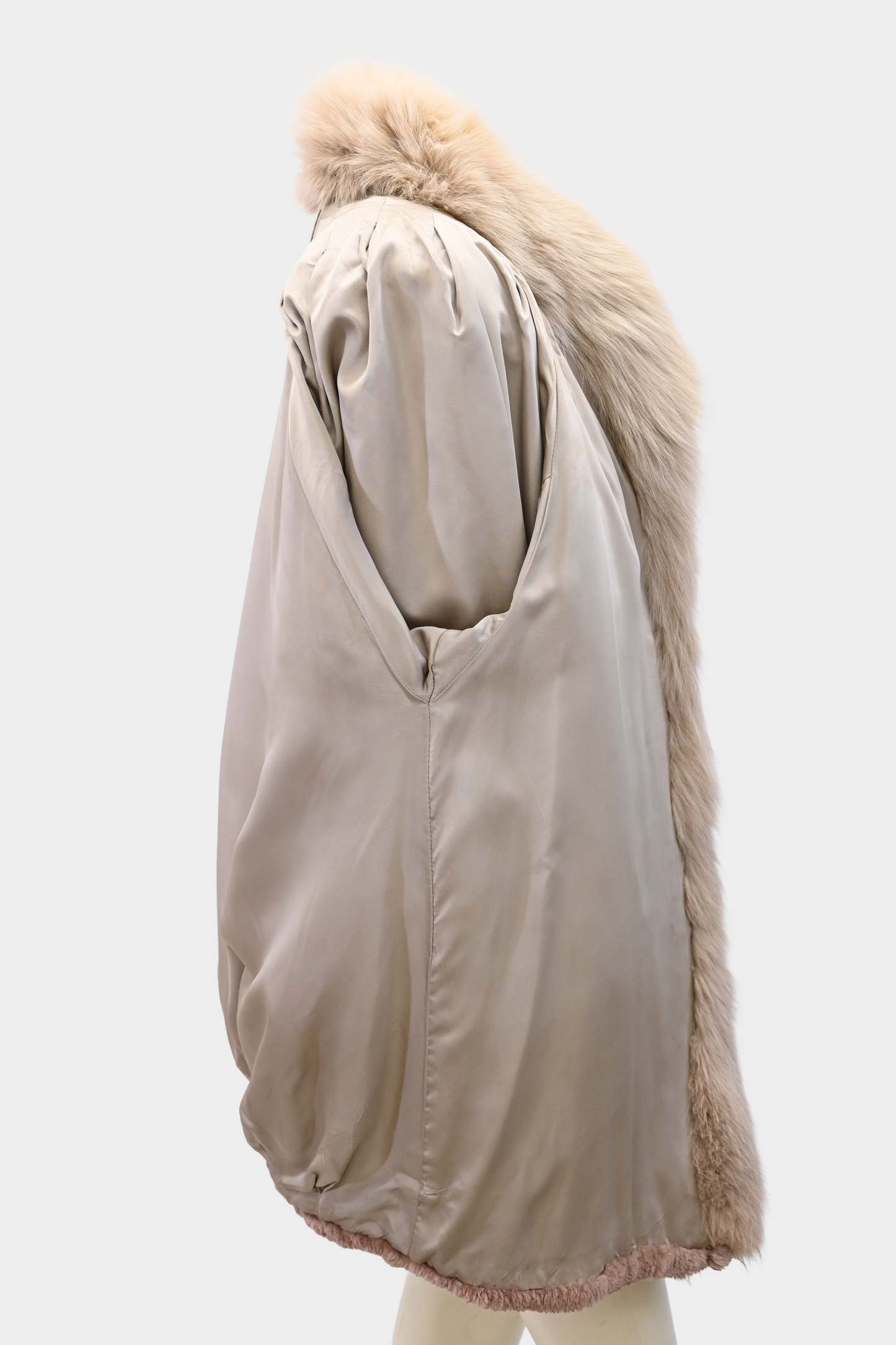 HILLIS Aspen Vail Beaver Jacket with Fox Tuxedo Trim