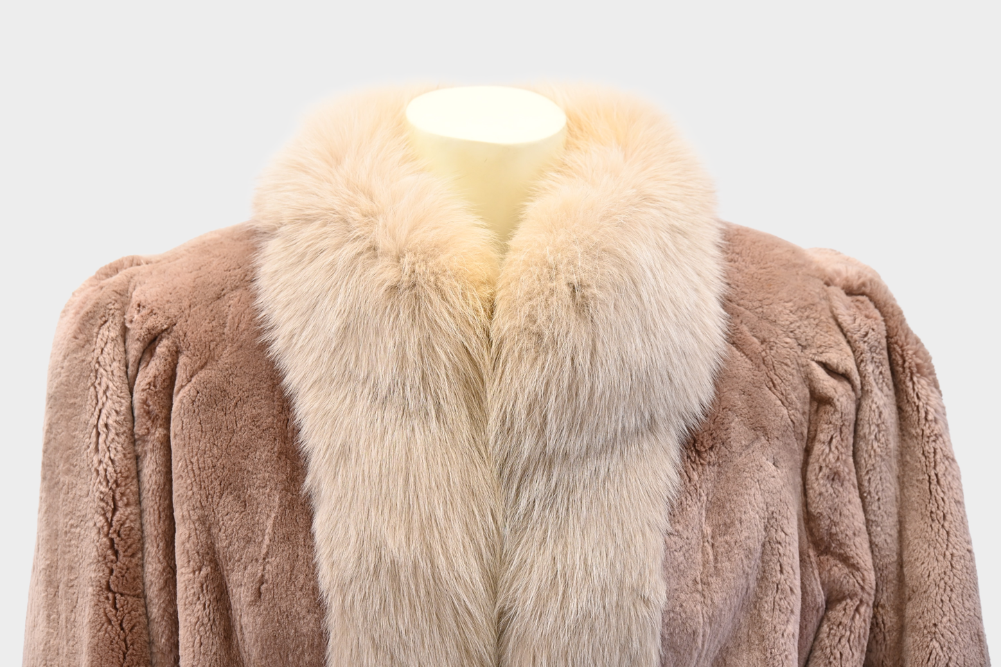 HILLIS Aspen Vail Beaver Jacket with Fox Tuxedo Trim