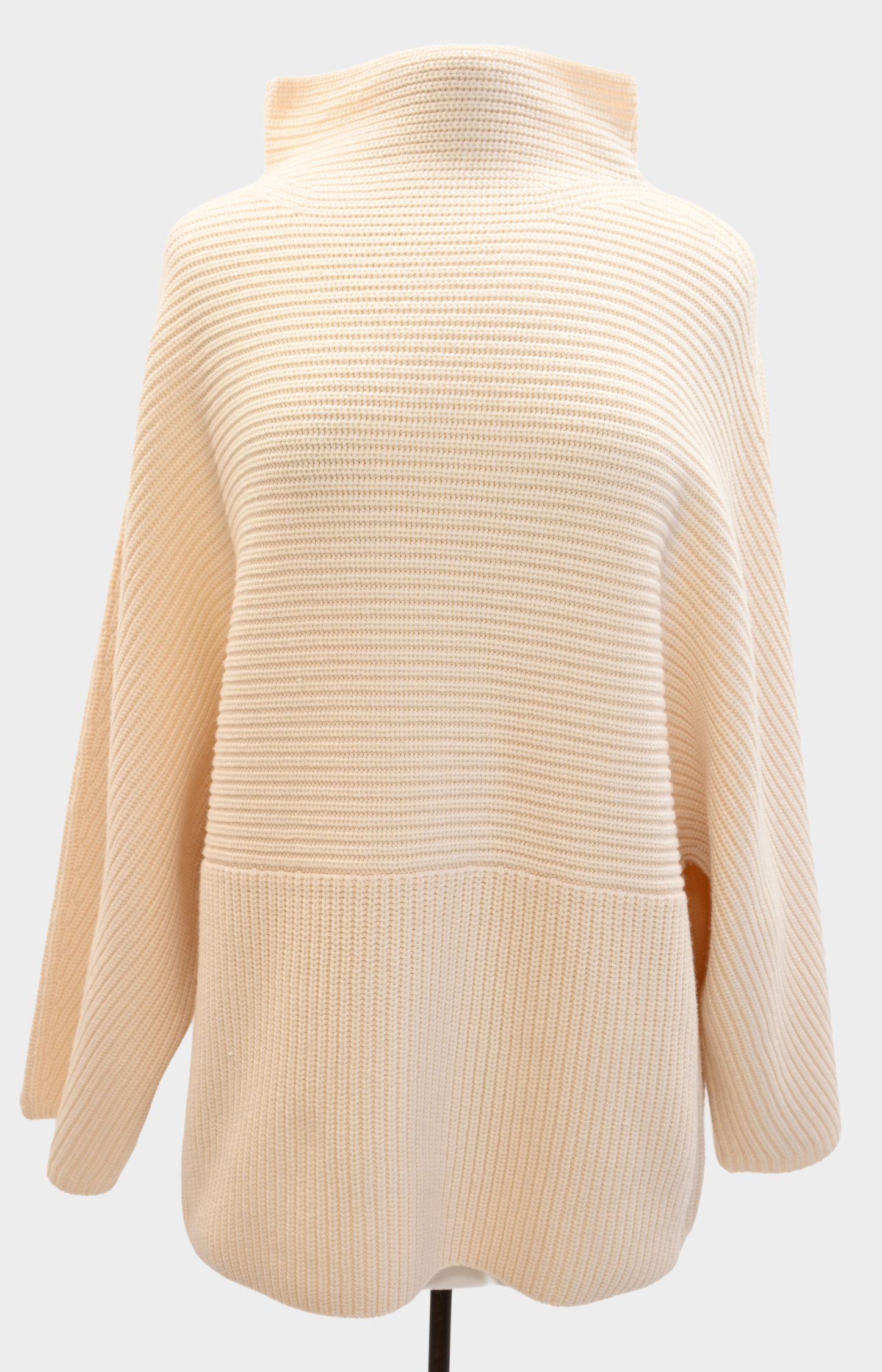 St. John Cashmere Knit Sweater NWT