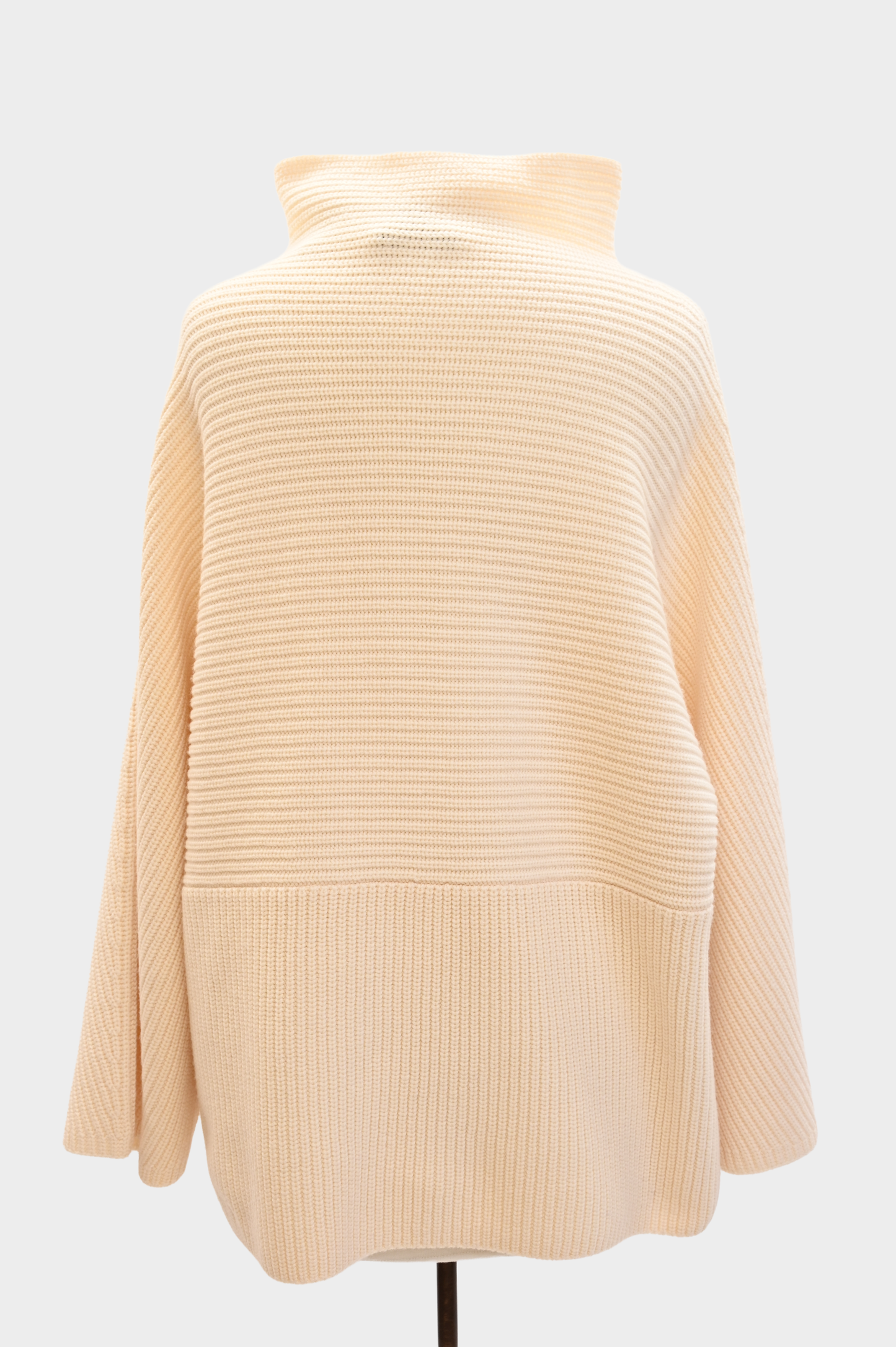 St. John Cashmere Knit Sweater NWT