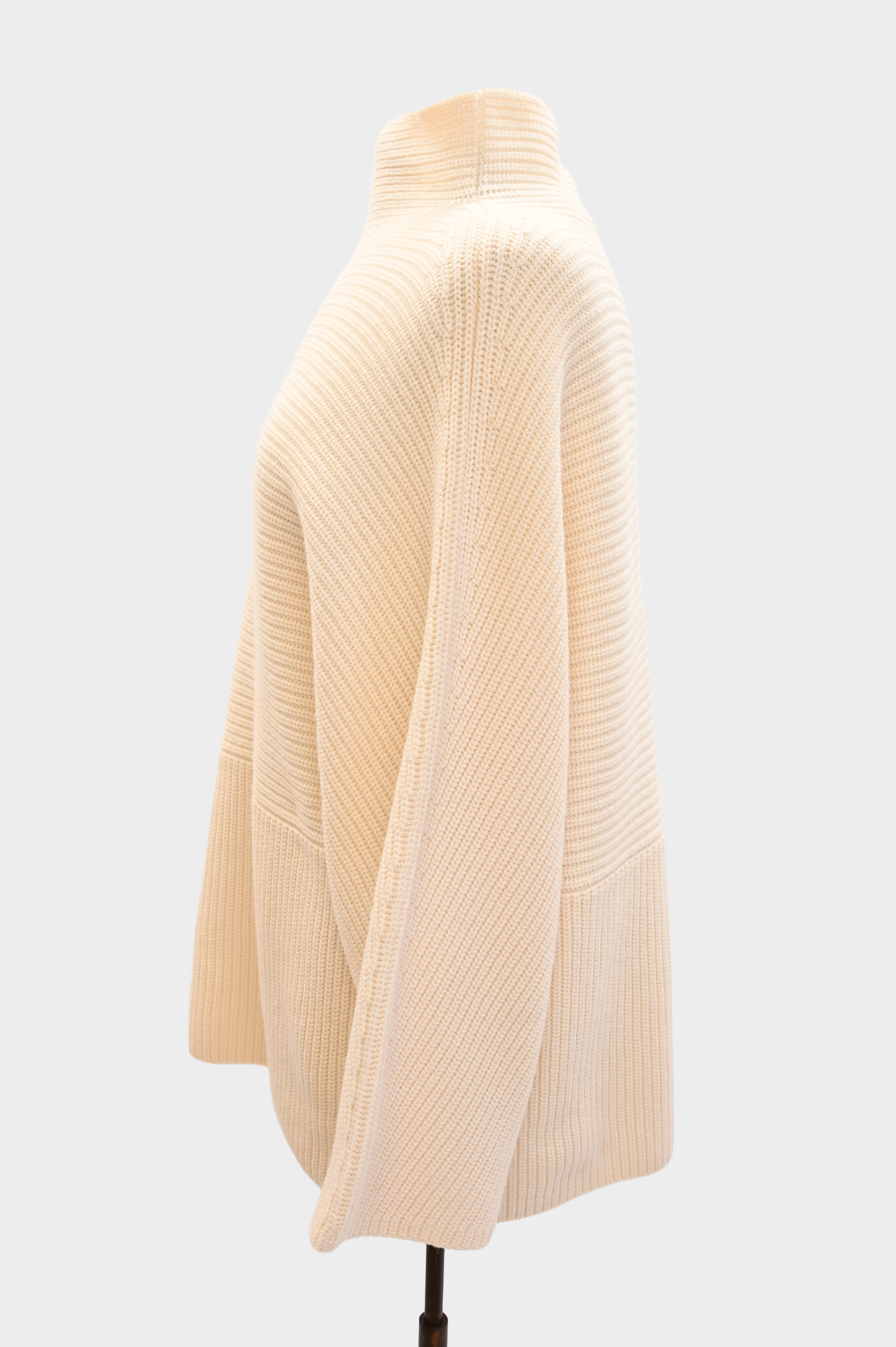 St. John Cashmere Knit Sweater NWT