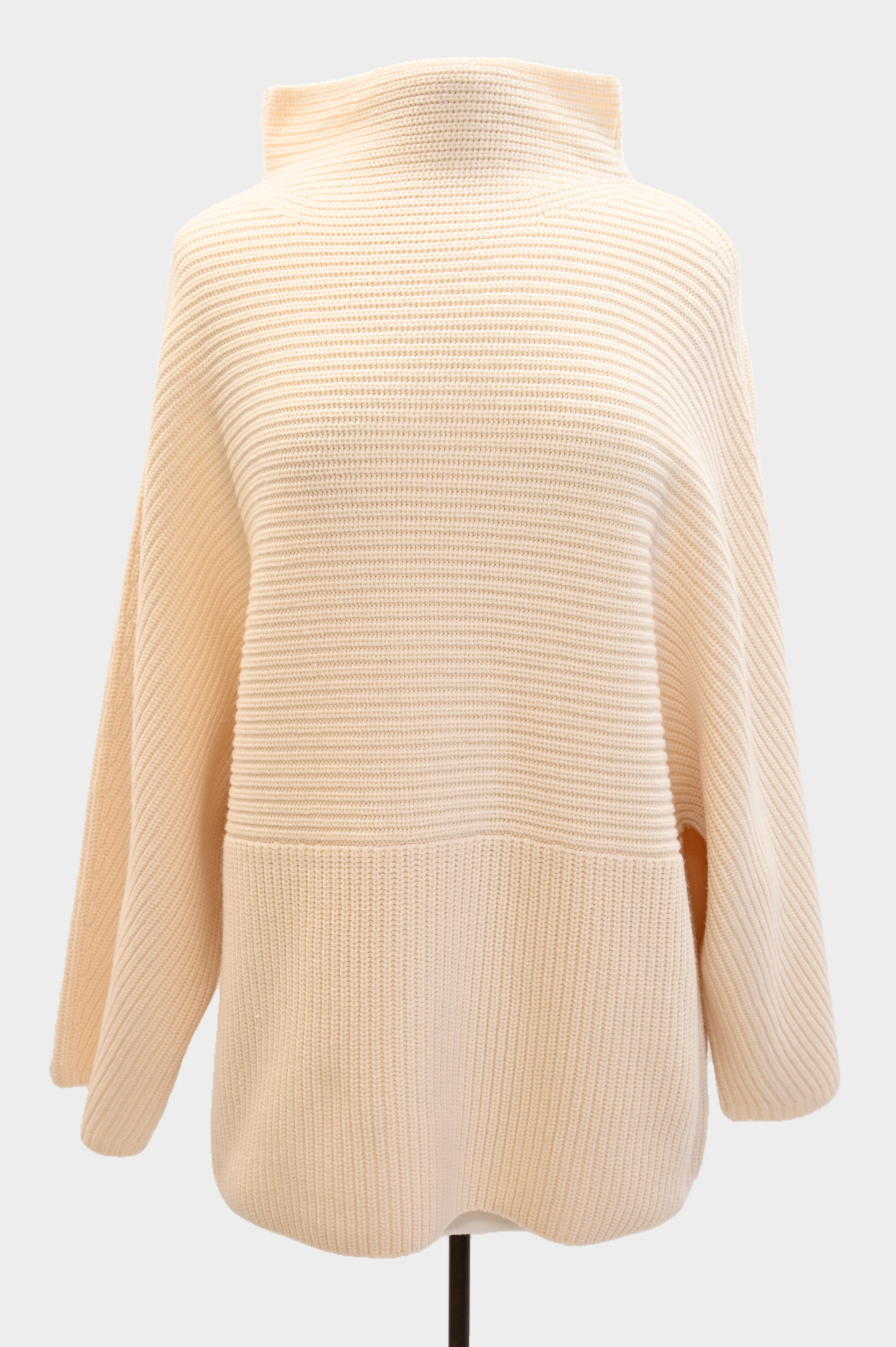 St. John Cashmere Knit Sweater NWT